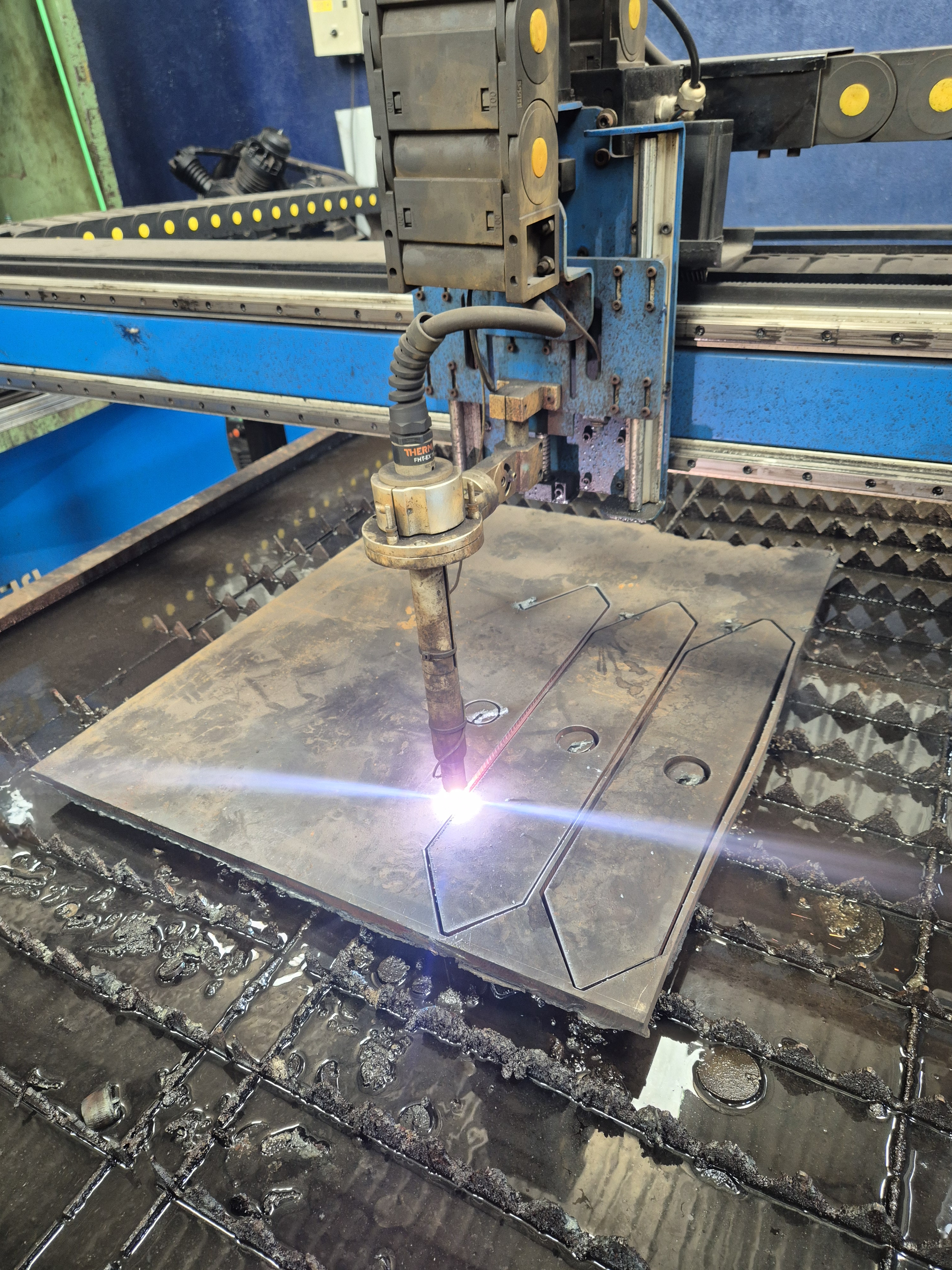 Máquina de corte a plasma